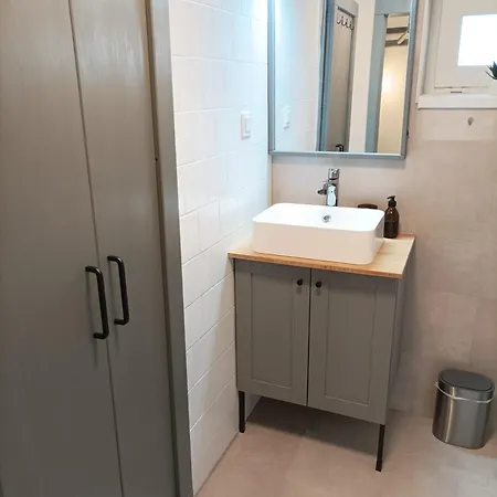 Kisapartman 公寓 *